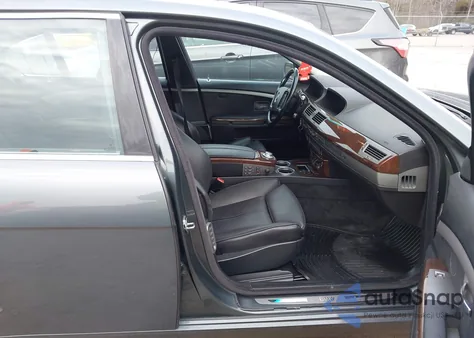 2003 BMW 745Li из США, поврежденный, VIN WBAGN63473DS44532